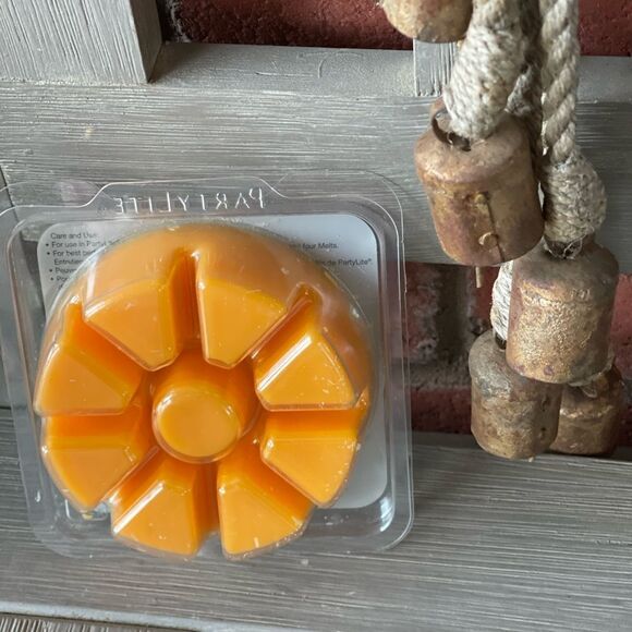 Partylite scent plus aroma melts 9 pc tray in mangotini NIB  Retired - Picture 1 of 3